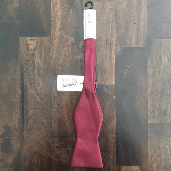 Men’s Bow Tie - Picture 1 of 4